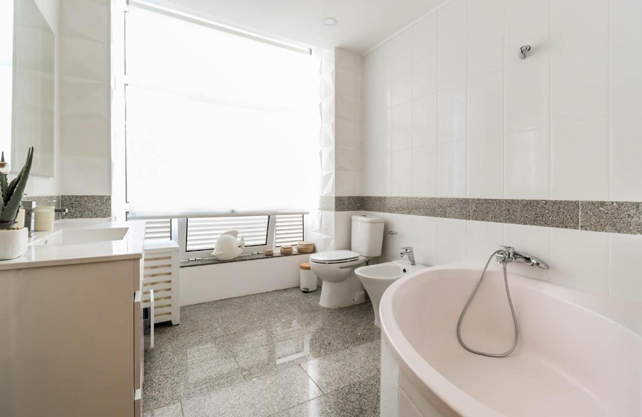 Flor Do Mar - Spacious Apartment With Balcony Вила-Прайа-де-Анкора Экстерьер фото